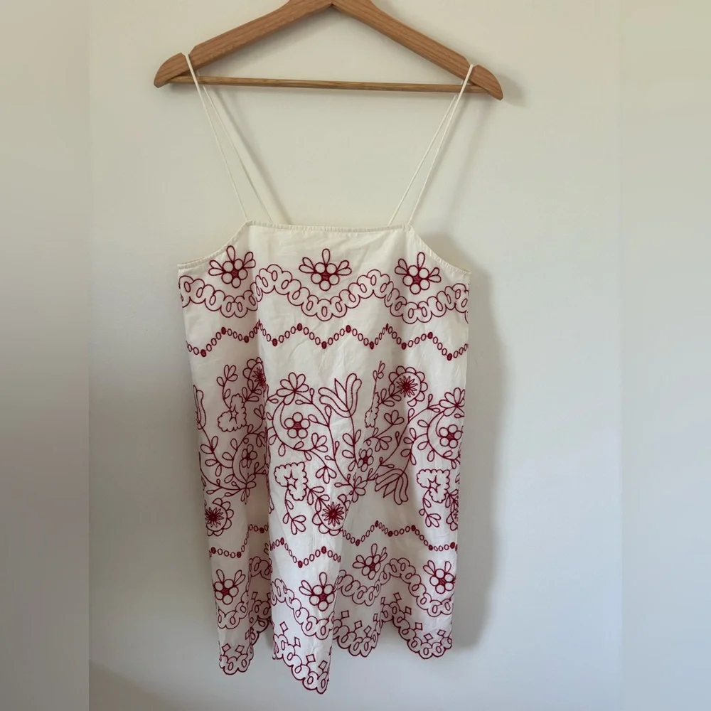 BNWT Zara White Dress with Red Embroidery - Picture 3 of 7